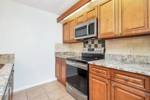 Residence photo 12
