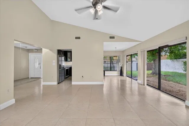 Residence photo 9