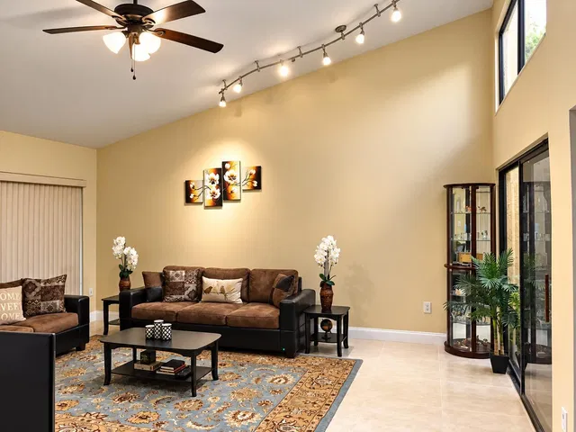 Residence photo 12