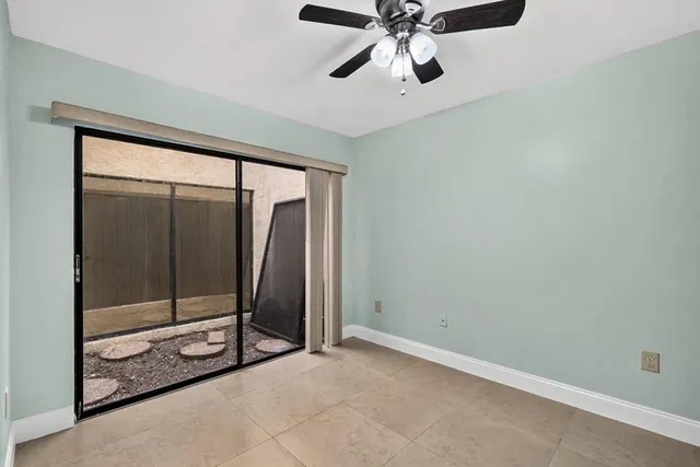 Residence photo 17
