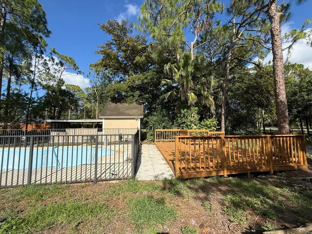 Residence photo 2