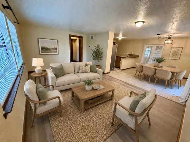 Residence photo 3