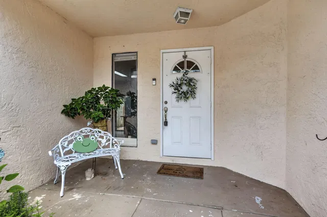 Residence photo 5
