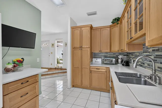 Residence photo 12