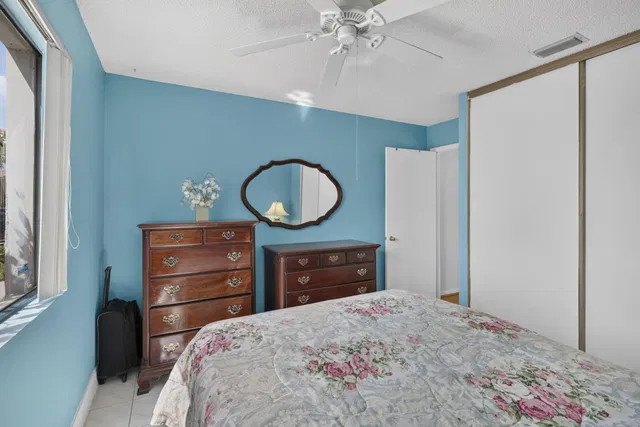 Residence photo 17