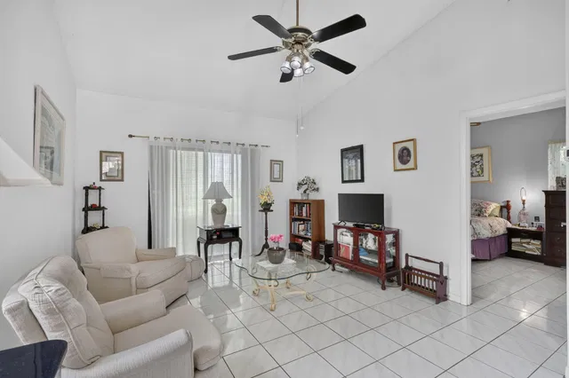Residence photo 21