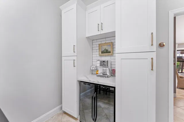  Residence photo 26