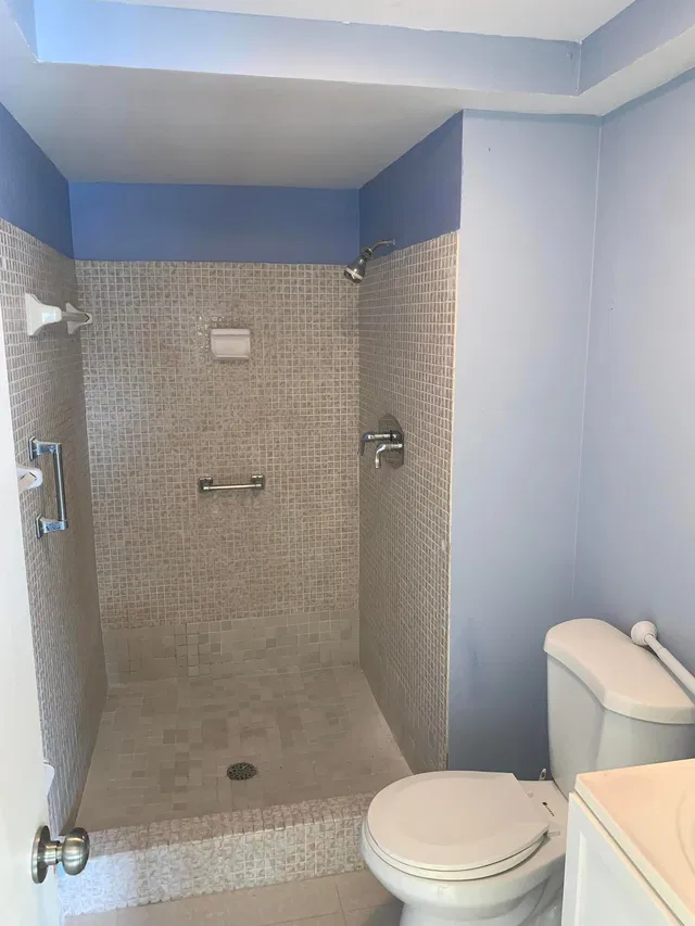  Unit 211 photo 9