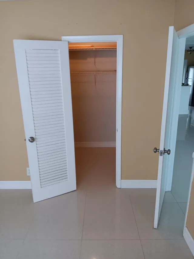  Unit 211 photo 10