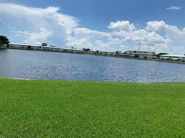  Unit 211 photo 18