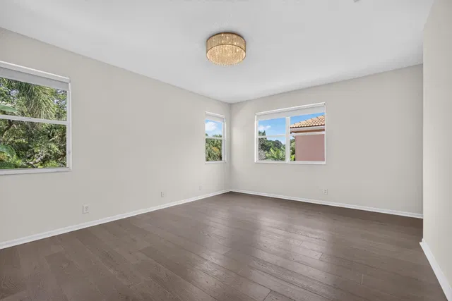 Residence photo 45