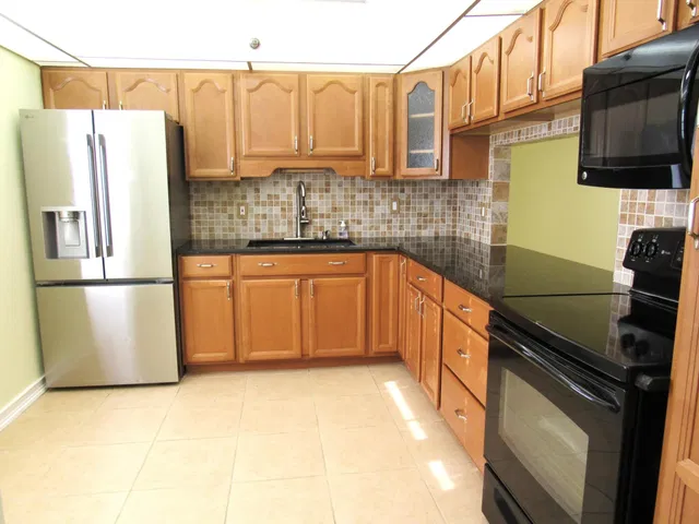 Unit 216 photo 5