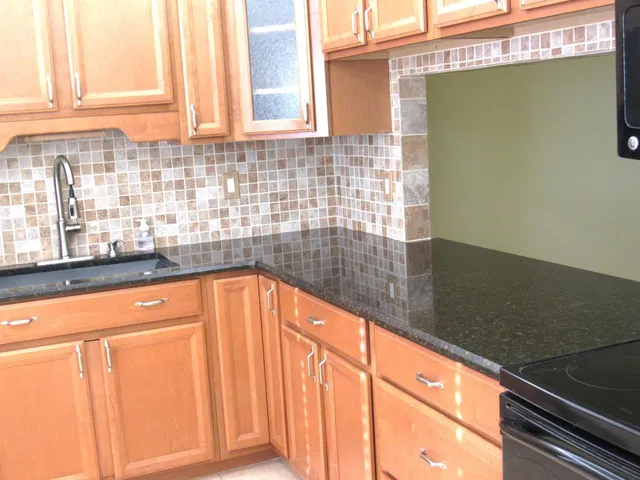 Unit 216 photo 7