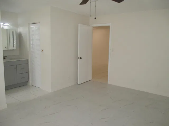 Residence photo 10