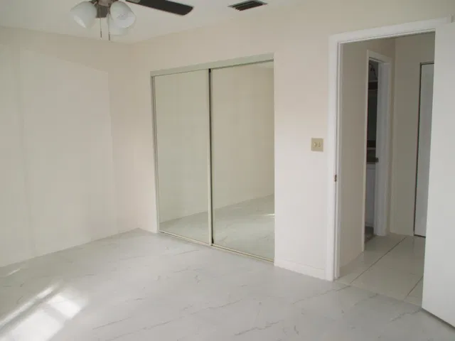 Residence photo 17
