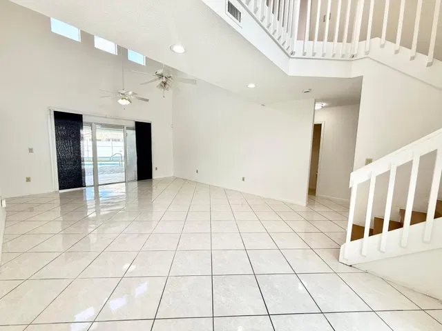  Residence photo 12