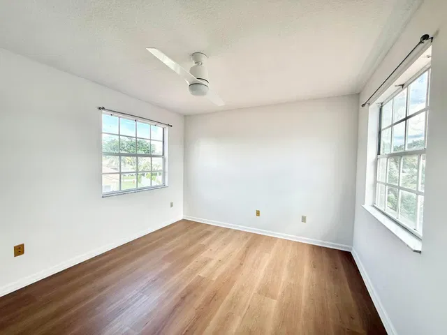  Residence photo 14