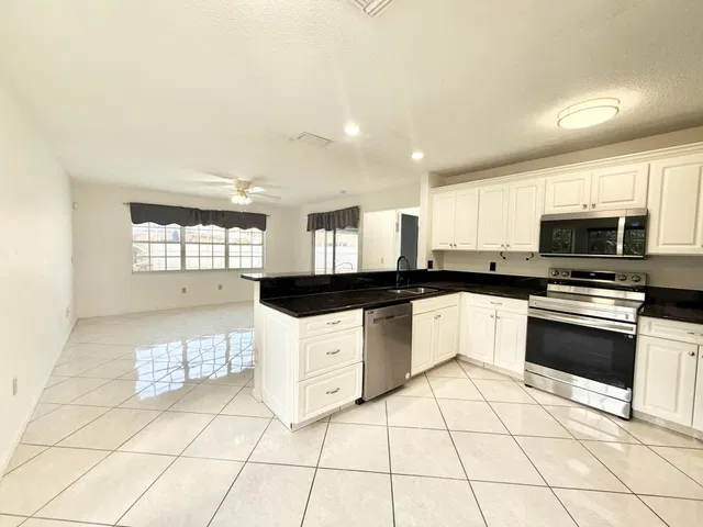  Residence photo 20