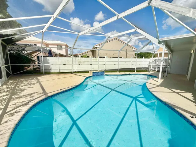  Residence photo 25