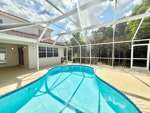  Residence photo 29