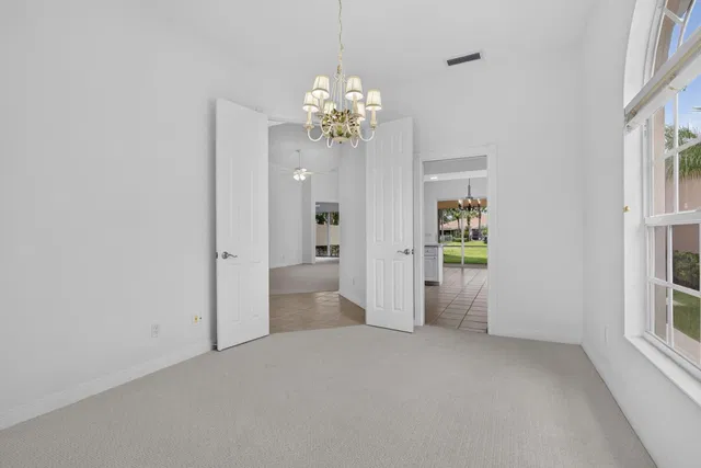  Residence photo 9