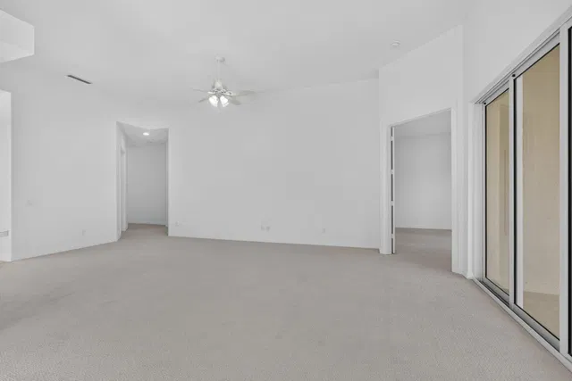  Residence photo 11