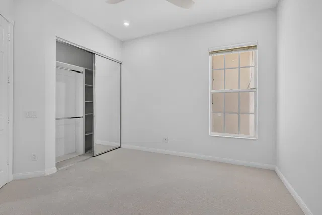  Residence photo 32