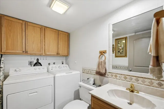 Unit 327 photo 12