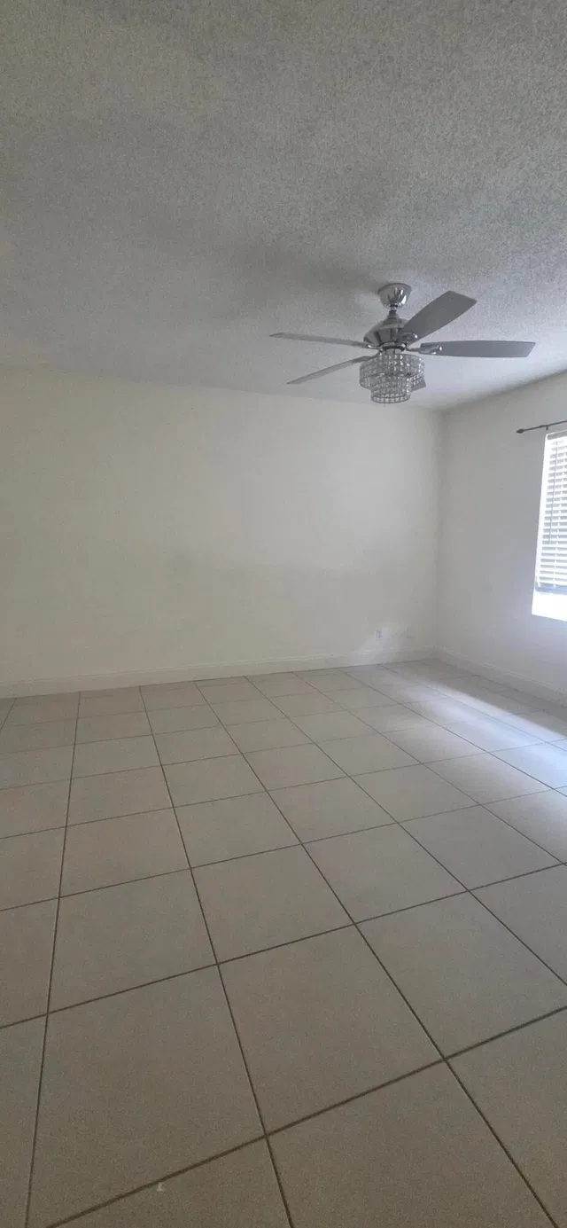  Residence photo 4