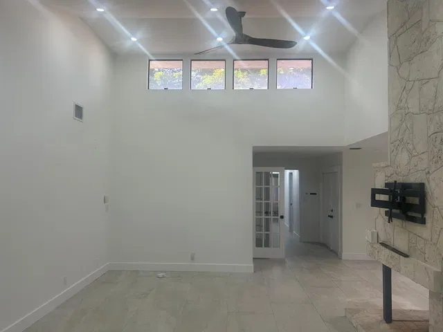  Residence photo 4
