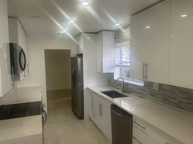  Residence photo 9