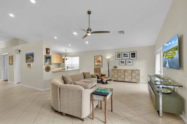 Residence photo 6