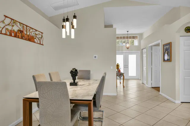 Residence photo 12