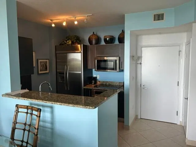Cityplace South Tower Unit 725 photo 3