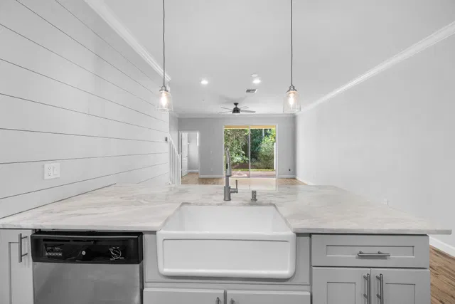 Residence photo 6