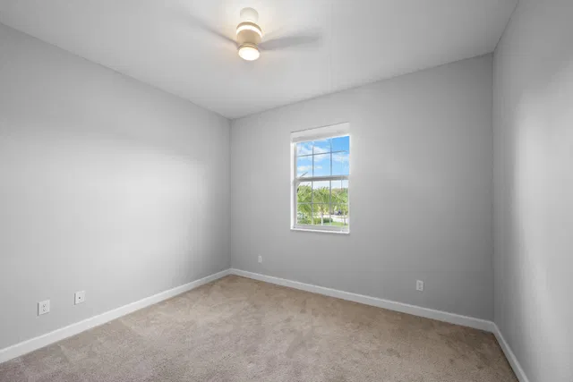 Residence photo 16