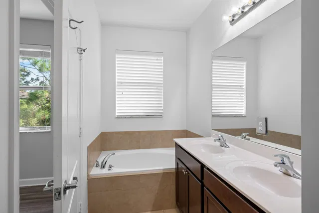 Residence photo 28