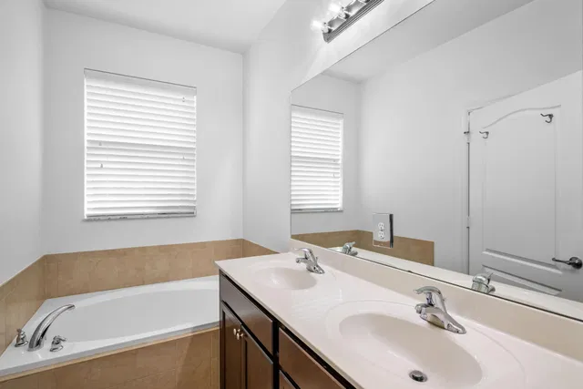 Residence photo 29