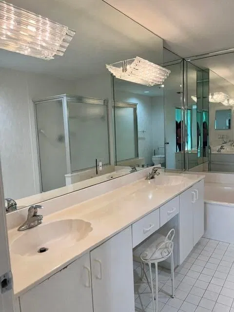 Unit 203 photo 6