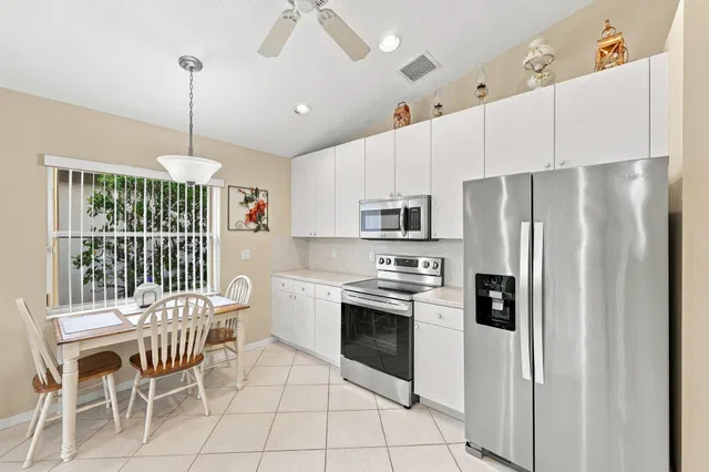  Residence photo 8