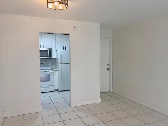  Unit 16 photo 5