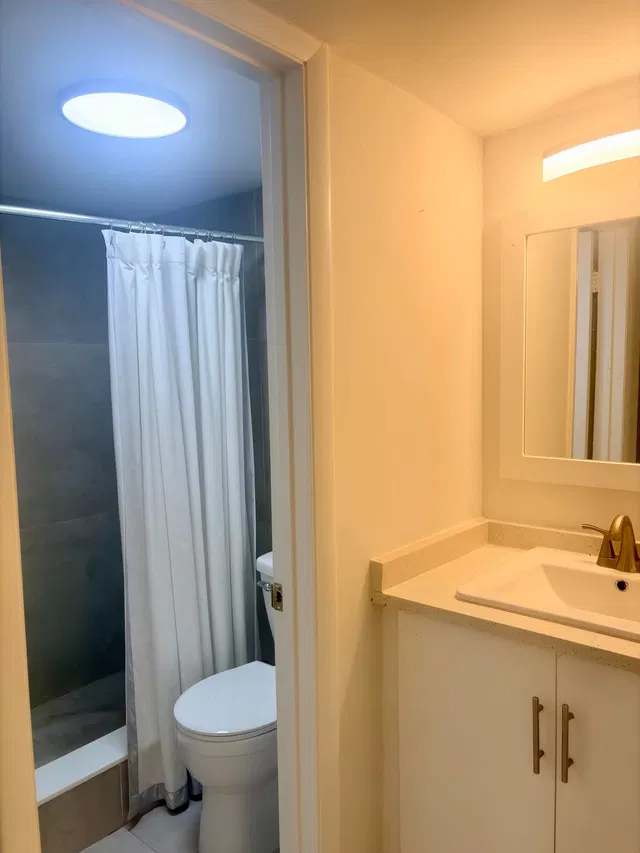  Unit 16 photo 7