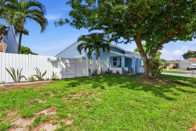 Residence photo 6