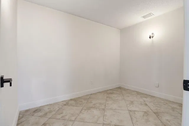 Residence photo 20