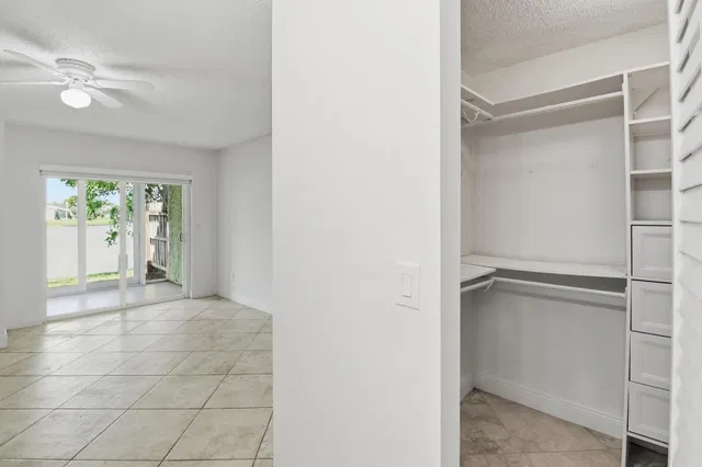 Residence photo 23