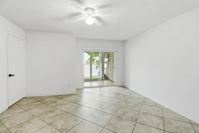 Residence photo 25