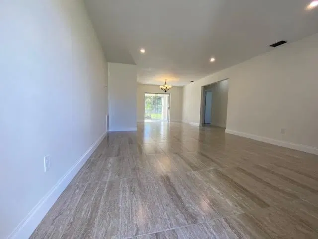 Residence photo 2