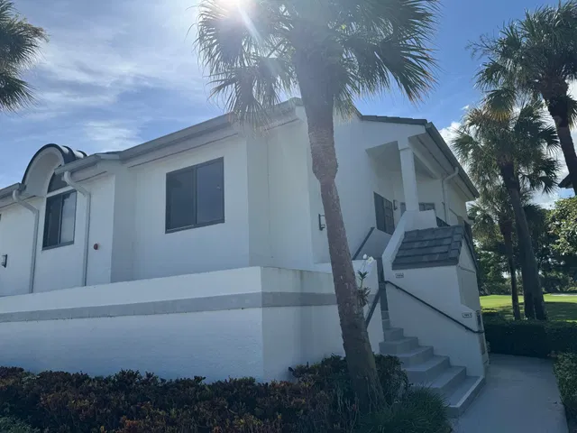 Unit 3806 photo 2
