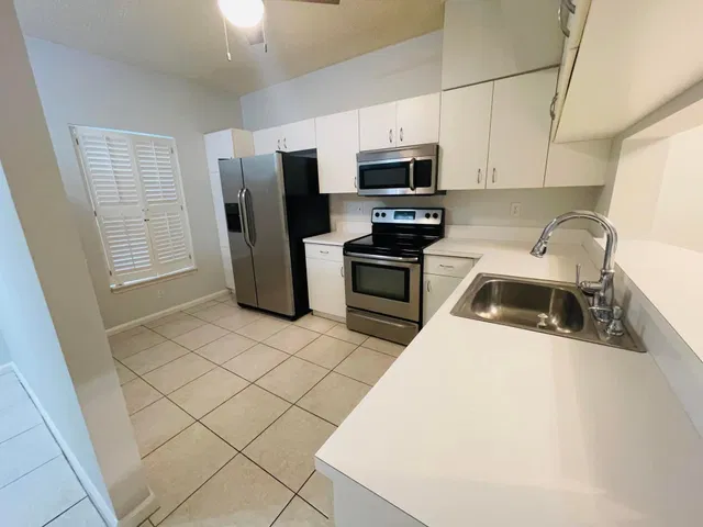 Residence photo 6