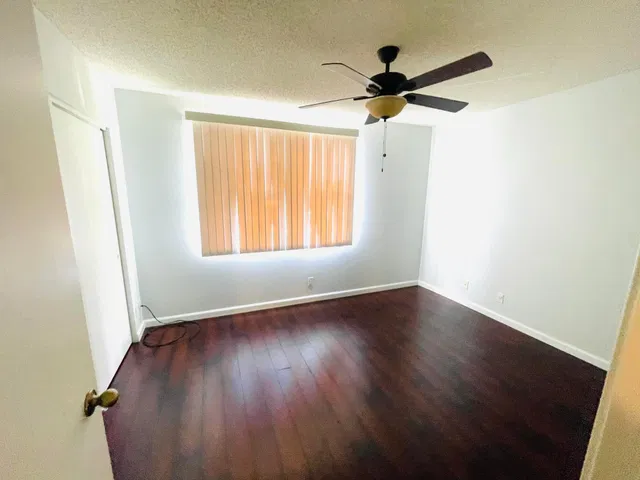Residence photo 12